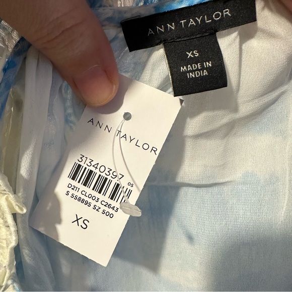 NWT Ann Taylor smocked top - size XS - Picture 4 of 5